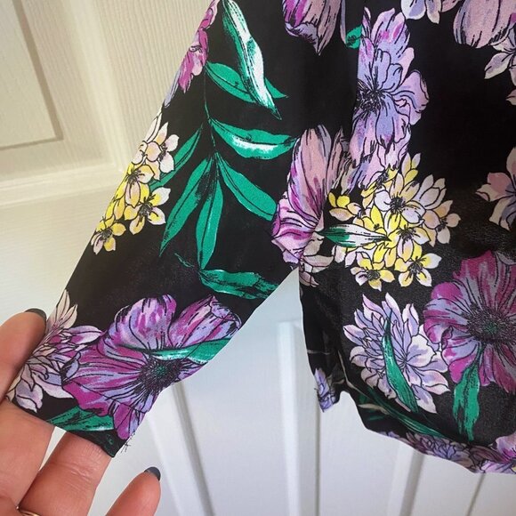 Liz Claiborne - Black Sheer Top with Purple Flowers - Picture 5 of 8